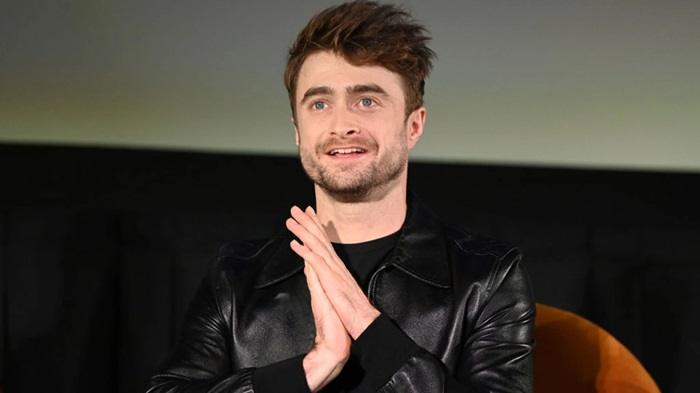 a9243ae81bb7 daniel radcliffe close up leather jacket