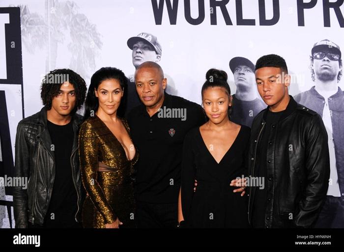 dr dre wife nicole threatt and family attend the straight outta compton HYN6NH