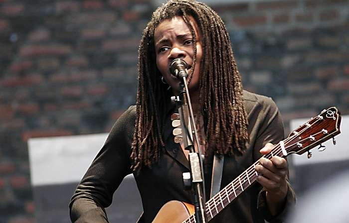 tracy chapman net worth 2